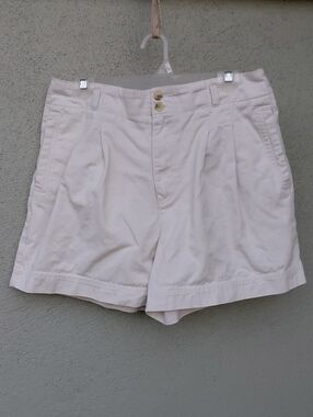 Vintage Partners High-Waist Ivory Pleated Shorts Women's 12